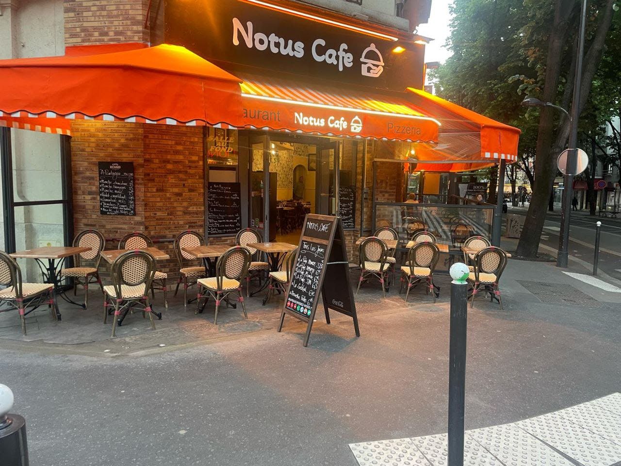 Notus Café