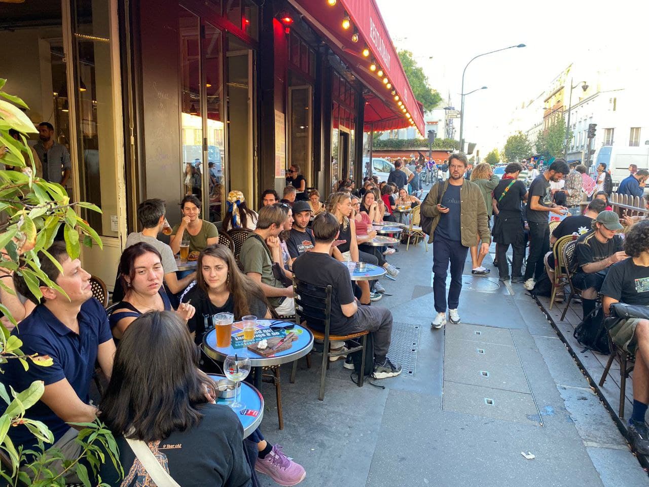 00283b839dde2723b8cf1bcd4cc0780d_cafedesarts_terrassemonde.jpg