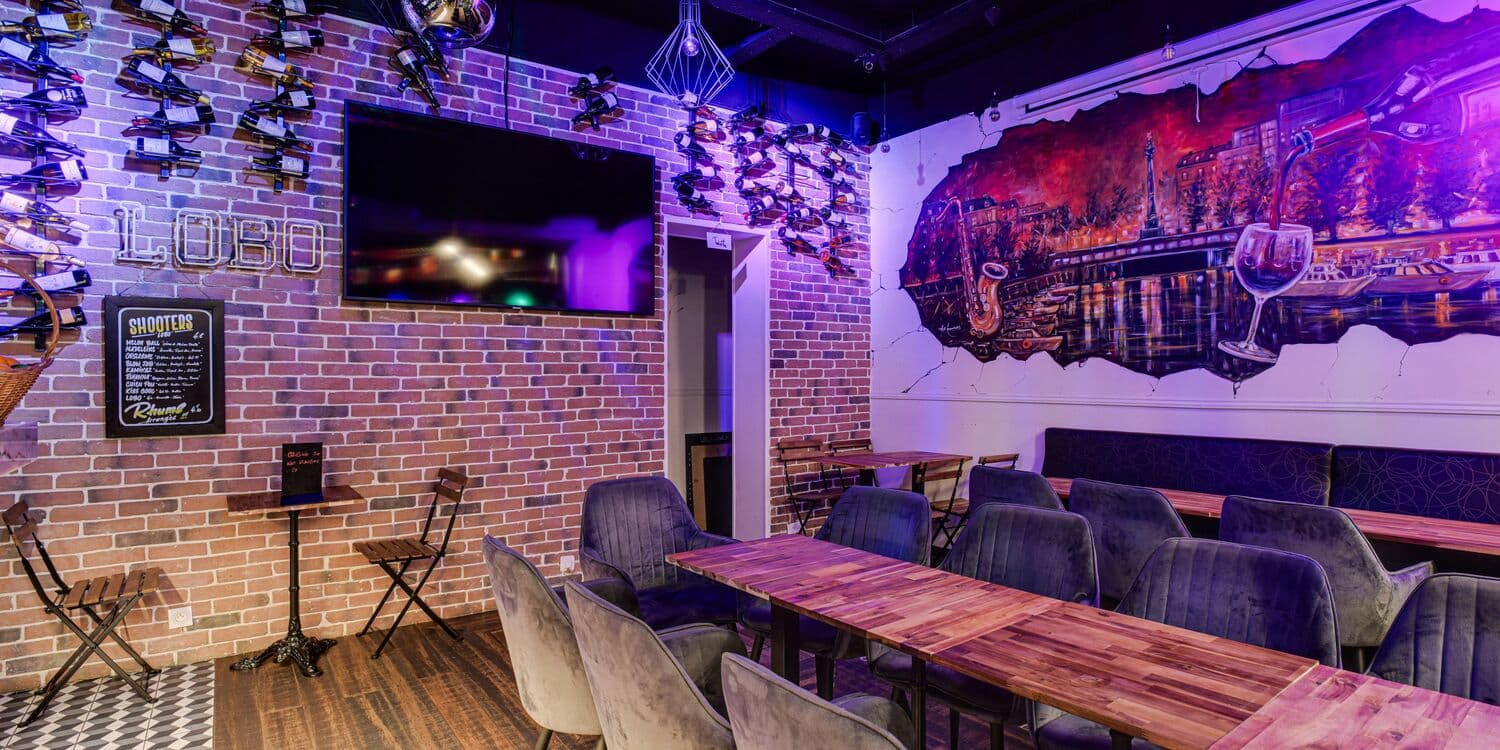 02e3d2d035357b2c80d2e50ddff81ca9_lobobar_salle4.jpg