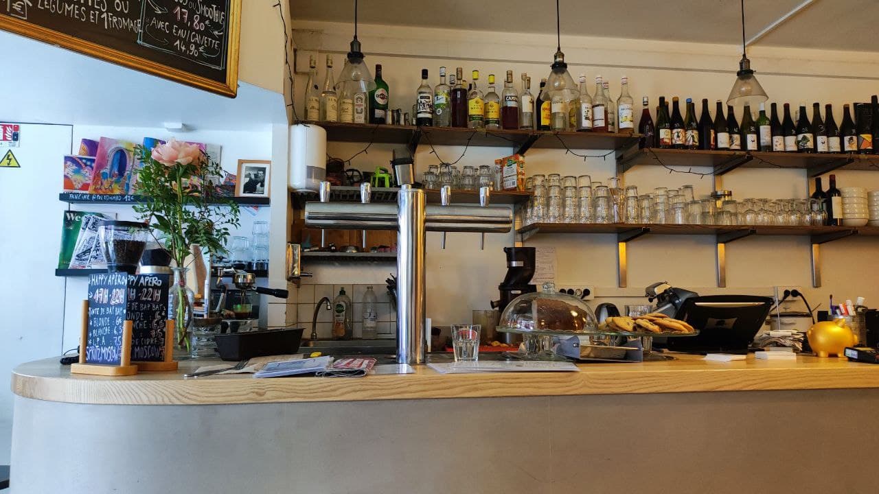 073316050110c2b0ea2a5172ee6b8f09_armandbarcantine_comptoir.jpg
