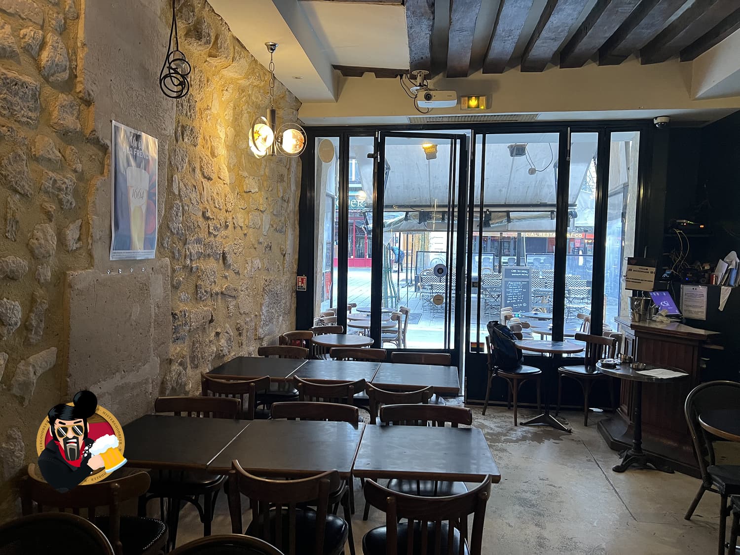 17853f88eb5204991d86422bfadb35dd_cafedeshalles_salle11.jpg
