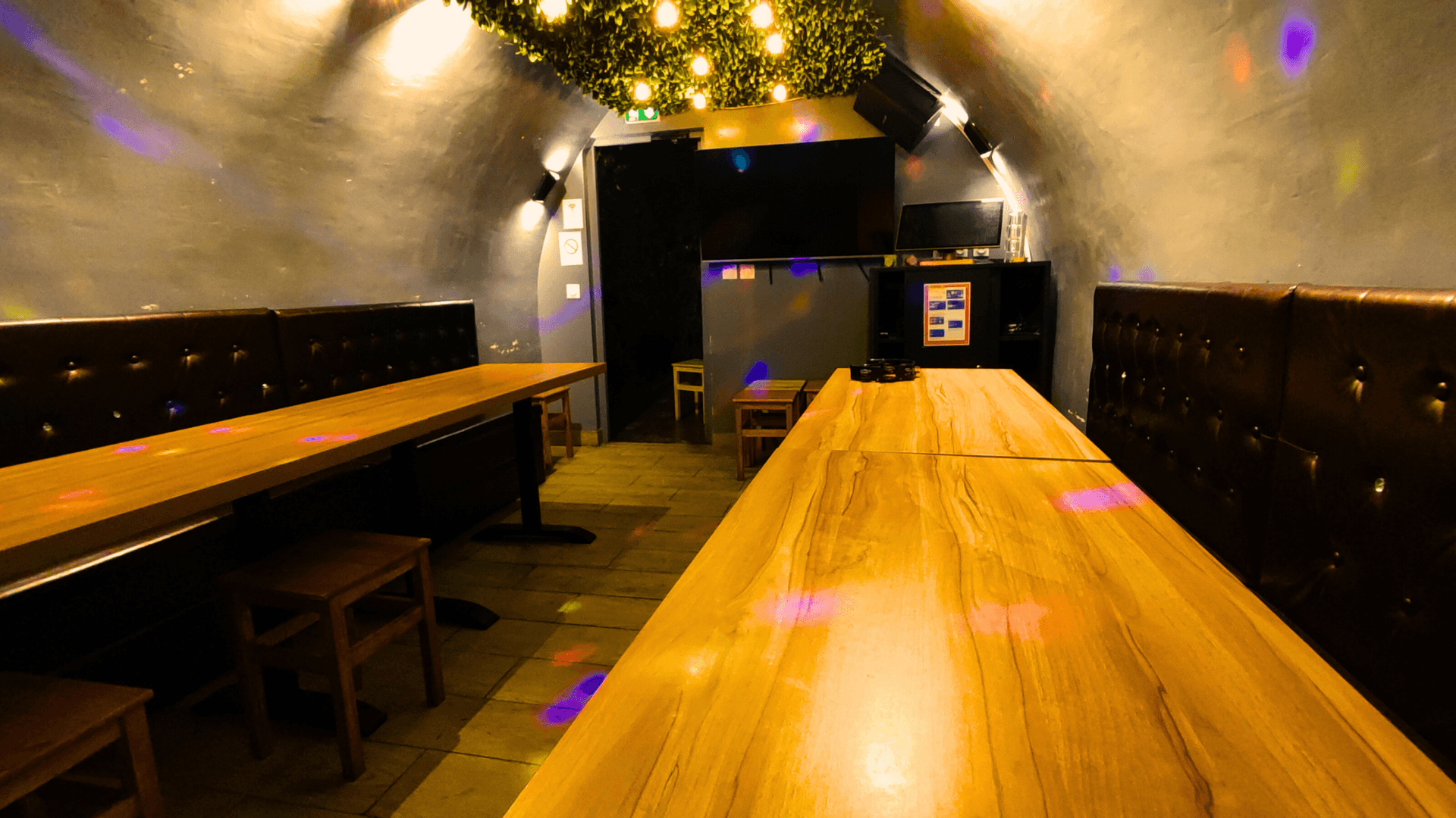 2526c83a88f0bd78b01bfd2eb1796bd2_dimdimsum-karaoke-20-pax-2.png