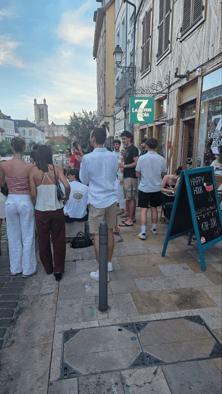Le Seven Zola